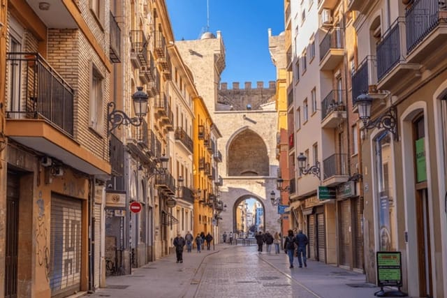 Plaça de la Reina amb la Catedral de València